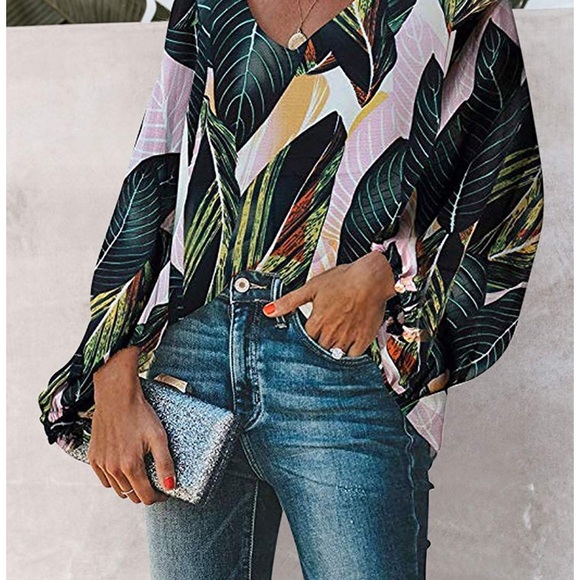 New Floral Print V Neck Lantern Sleeve Boho Blouse - Picture 4 of 5